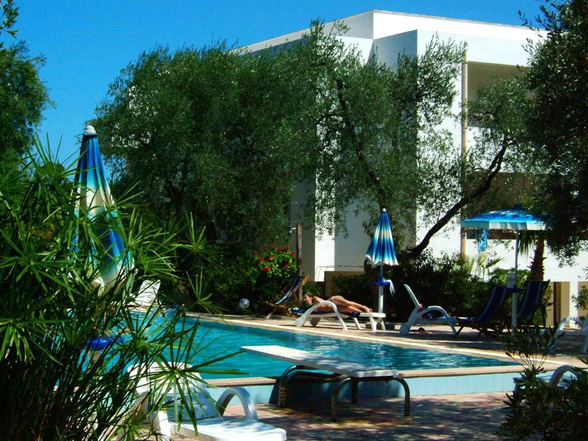 Residence Baia Del Gallo Вьесте Экстерьер фото